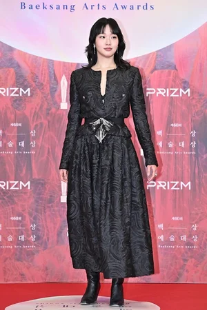 김고은, 백상예술대상서 '샤넬 오뜨 꾸뛰르 컬렉션' 착용