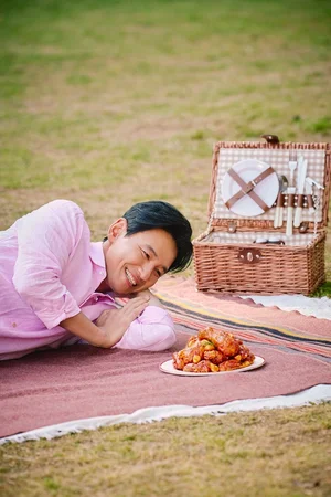 '전지현 잘렸다' bhc치킨, 새 모델에 황정민