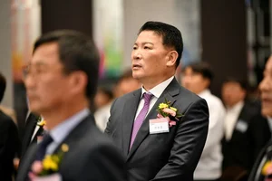 대유 계열사 잇딴 인수, 이정권 DH글로벌 회장은 누구?