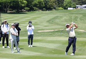 SKT-최경주 ‘행복 동행 15년' 눈길