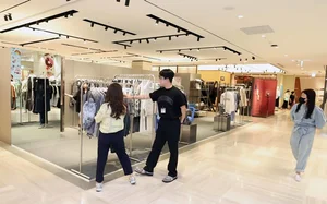 신세계百, 신진 디자이너 브랜드 지원... 강남점 팝업스토어 열어