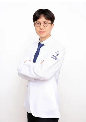 지끈거리는 고통 '편두통' 원인과 치료 방법