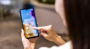 SKT, 실속파 위한 ‘갤럭시 와이드7’ 단독 출시