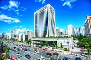 '3천억 횡령' 경남은행, 3년치 직원 성과급 환수한다