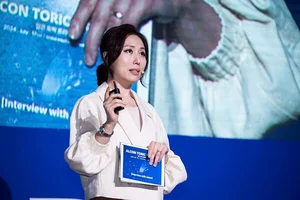 한국알콘, 워터표면렌즈 난시용 포트폴리오 소개