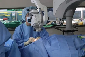 초기에 파악해야 하는 백내장 증상, 수술 후 관리 방법은?