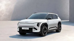 저가·소형으로 전기차 '캐즘' 이긴다..기존차도 '할인'