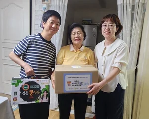 신한은행, 독거 어르신들에게 ‘착한바람 키트’ 전달