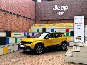 [시승기]'짚차' Jeep의 첫 순수전기차 '지프 어벤저'