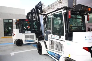 고려아연, 수소충전소 완공..수소지게차 30대 도입