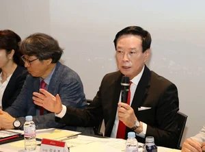 롯데복지재단 이승훈 이사장 연임...35년 정통 '롯데맨'