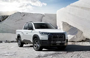 렉스턴 스포츠&칸 '블랙 엣지 패키지' 출시