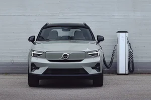 유럽 전기차비중 13.8%'후진'..볼보, 2030전동화 '폐기'