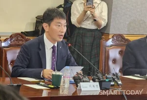 대출 혼선에 사과한 이복현 금감원장..