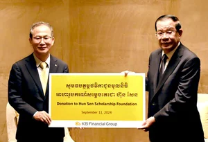 양종희 KB금융 회장, 훈센 캄보디아 상원의장 접견 