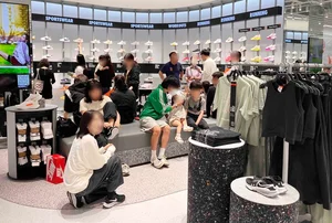 2030 ‘달리기 열풍’…신세계百 스포츠 슈즈 신장률 ‘고공행진’