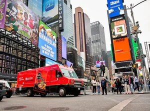뉴욕 한복판에서 K푸드 ‘한강 신라면’ 체험