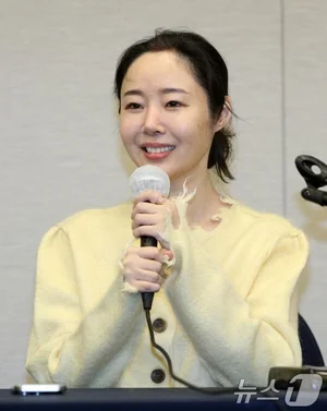 민희진, 어도어 사내이사 사임..'계급장 떼고 붙겠다'