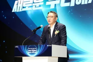 격랑 속 취임한 정진완 우리은행장..“신뢰회복이 최우선”