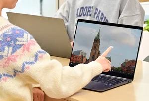 삼성전자, AI PC '갤럭시 북5 프로' 국내 출시