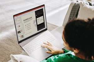 LG전자, '멀티 AI' 탑재 2025년형 그램 공개