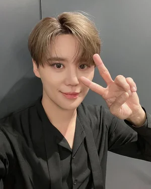 김준수, 뮤지컬 남배우 투표 1위 수성… 최재림과 김성철의 역전 가능성은?