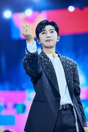 임영웅, 디시트렌드 트로트킹 1위 독주…영탁 바짝 추격