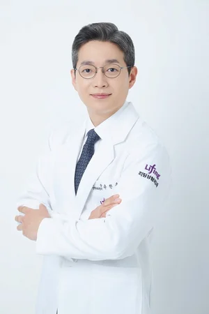 나이 들수록 커 보이는 얼굴, 하안부와 목주름 동시 개선해야