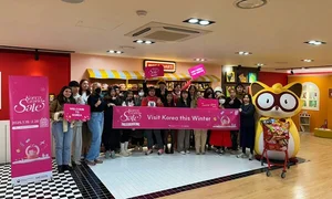 외국인관광객, 농심 공장서 'K-라면' 생산과정 경험