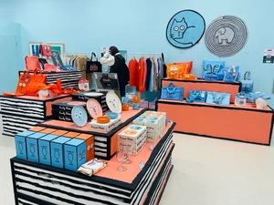 “예술과 굿즈의 경계를 허물다”..장줄리앙의 종이세상 '인기'