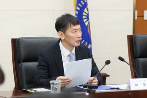 이복현 금감원장 “메리츠화재 검사 결과 신속히 처리”