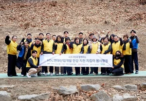 HDC현대산업개발 · 서초구민이 반포천에 흙공을 던진 이유는?