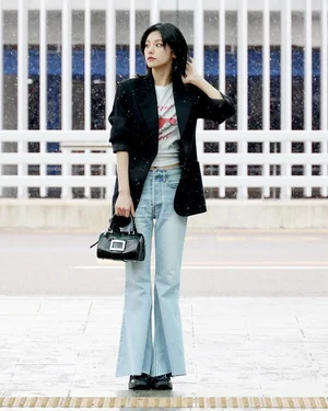 ITZY 예지, 로저 비비에 25 FW 프레젠테이션 참석...공항패션은 시크한 캐주얼룩