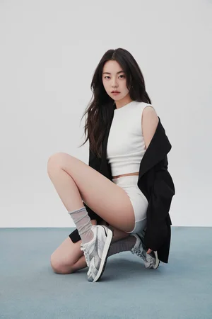 [포토] 디아도라, 배우 안소희 모델 발탁...'벨루나' 스니커즈 화보 공개