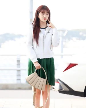 아이브 안유진, ‘완벽 피지컬’ 돋보이는 공항 룩
