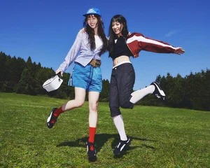 봄바람 타고 걷기 열풍...패션업계 ‘워킹화·스니커즈’ 출시 경쟁