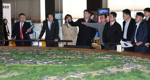 최태원 대한상의 회장, 경주 방문...APEC CEO 서밋 경제활성화 방안 논의