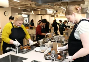 교촌치킨, 외국인 관광객에 ‘K-치킨’ 전파