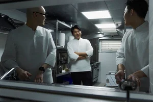 코오롱FnC 래코드, 안성재 세프의 '모수' 직원복 제작...지속가능 가치 조명