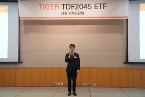 미래에셋, 세계 최초 패시브 TDF ETF 출시