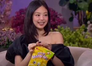 블랙핑크 제니가 일으킨 바나나킥 열풍..농심, 가슴에 불질렀다