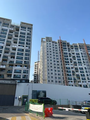 서울 아파트 매매가 '숨고르기'… 전세는 '역세권·대단지' 중심 상승