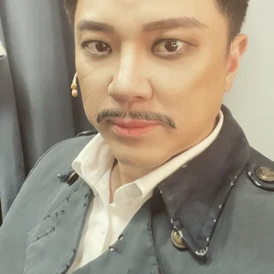 정성화, 무대 위 황제의 귀환…디시트렌드 팬심 폭발 1위 등극