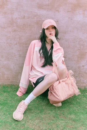 휠라, 25SS 벚꽃 컬렉션 ‘핑크 블라썸’ 출시..한소희도 핑크