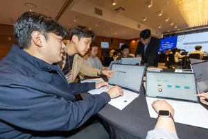 KT, 2030 직원 주도 'AXcelerator TF' 출범