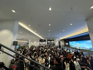 ‘두산위브더제니스 평내호평역 N49’...궂은 날씨 속 '人山人海'