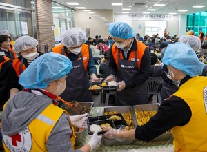 호반그룹, 안동 산불 피해 이재민 위해 따뜻한 식사 나눔 봉사