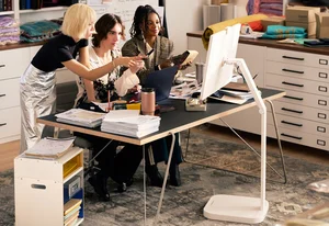 LG전자, ‘스마트모니터 스윙’ 출시..스탠바이미 열풍 잇는다