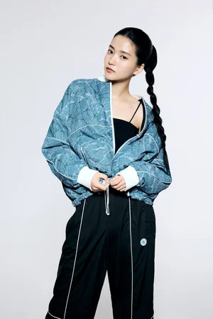 [포토] 배우 김태리, 페트레이 2025 봄·여름 화보 공개…힙한 매력 발산