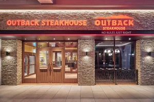 아웃백, 강동아이파크더리버점 오픈..스테이크에 한강이